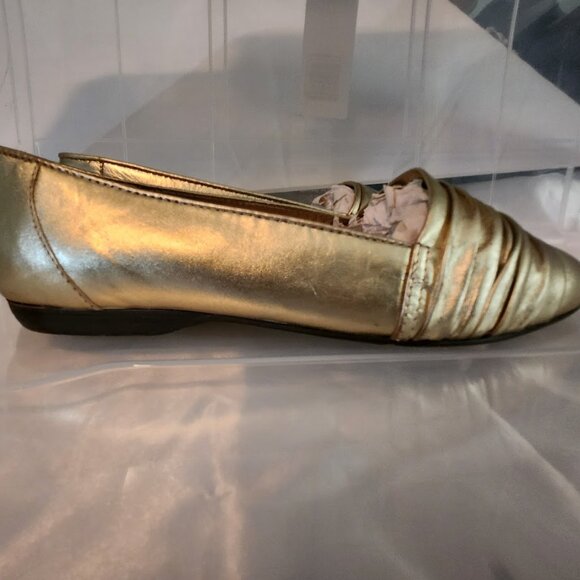PREMIER Nordstrom Ladies Gold 6.5B Flats - Picture 5 of 7